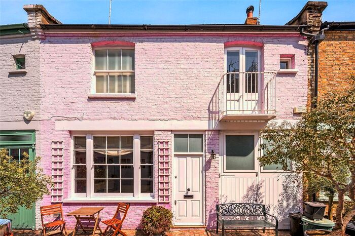 2 Bedroom Mews To Rent In Cranley Mews, South Kensington, London, SW7