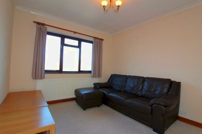 1 Bedroom Apartment To Rent In Penyston Road, Maidenhead, SL6
