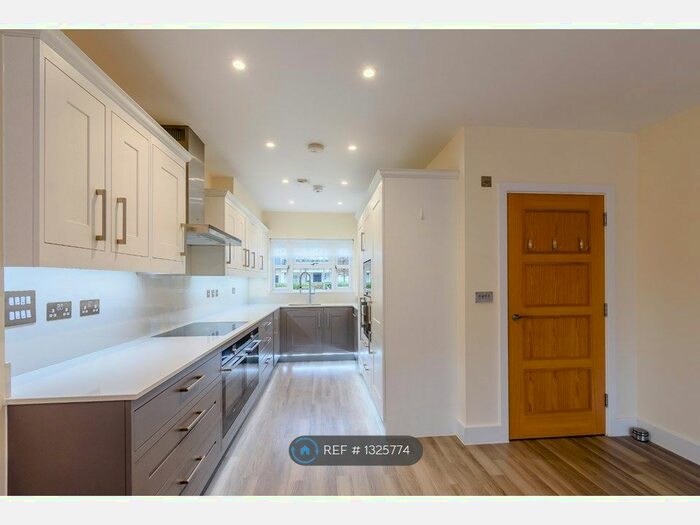 3 Bedroom Terraced House To Rent In Lawlor Close, Sunbury-On-Thames TW16