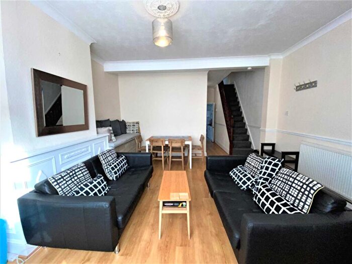 3 Bedroom Terraced House For Sale In Beaconsfield Road, Canterbury, CT2