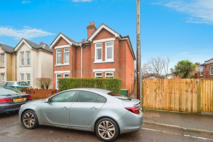 3 Bedroom Semi Detached House For Sale In Porchester Road, Southampton, SO19
