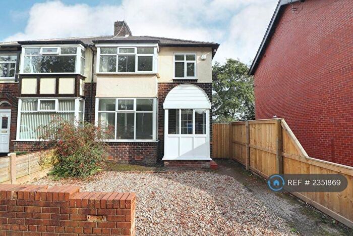 3 Bedroom Semi-Detached House To Rent In Bridgwater Road, Manchester, M28