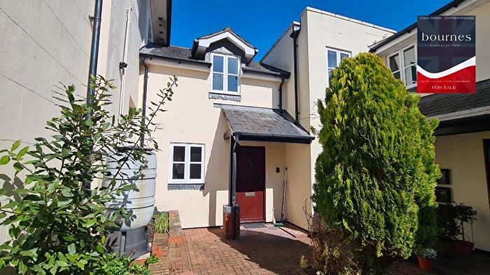 2 Bedroom Mews For Sale In Lodge Drive, Weyhill, Andover, SP11