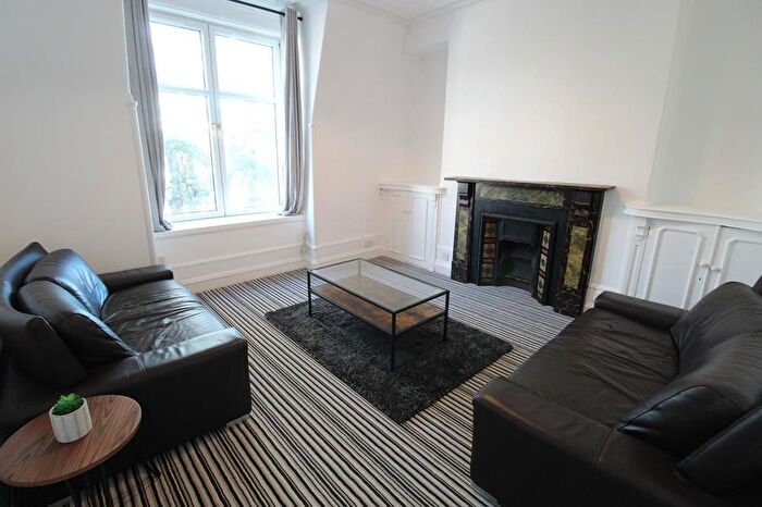 2 Bedroom Flat To Rent In Fonthill Road, Top Floor, Aberdeen, AB11