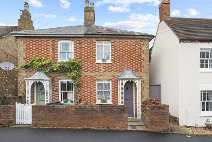 2 Bedroom Semi Detached House For Sale In Park Street, Ampthill, MK45