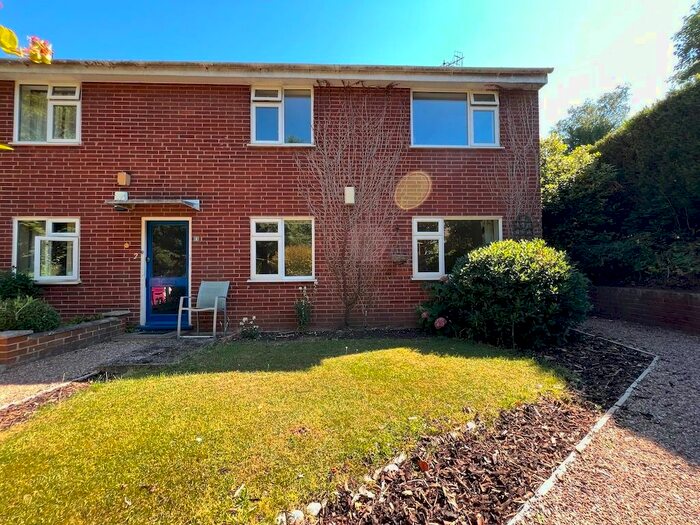 2 Bedroom Maisonette To Rent In Lewindon Court, Woodthorpe, Nottingham, NG5