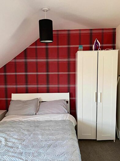 Studio To Rent In Studio, CF10 - Photo 2