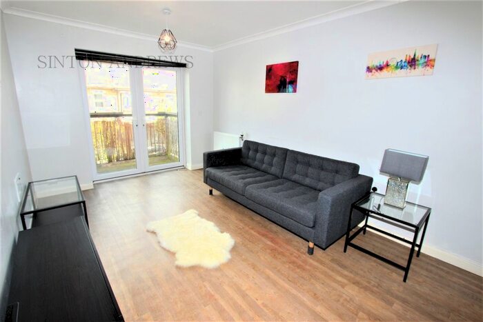 1 Bedroom Flat To Rent In Featherstone Court, Dudley Road, Southall, UB2