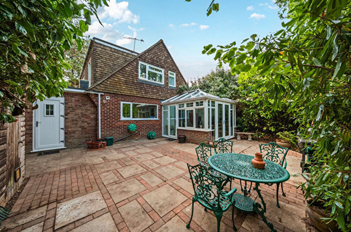 3 Bedroom Detached House For Sale In Barrens Close, Woking, Surrey, GU22