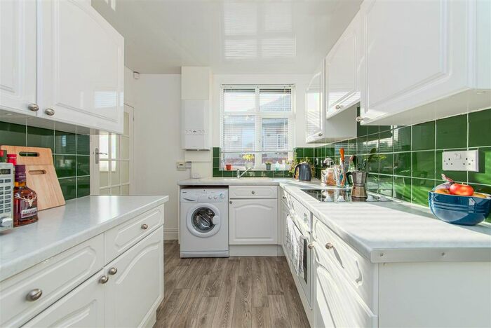 2 Bedroom Flat To Rent In Cornel Road, High Heaton, Newcastle Upon Tyne, NE7