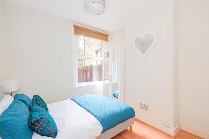 1 Bedroom Flat To Rent In Carr Road, Walthamstow, E17