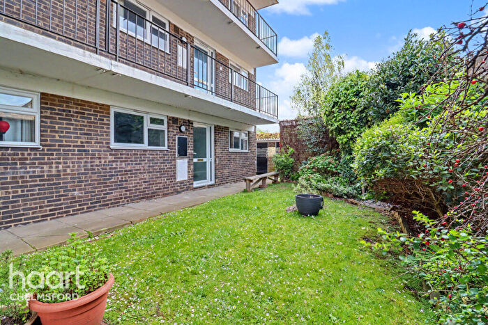 2 Bedroom Maisonette For Sale In Goldlay Avenue, Chelmsford, CM2
