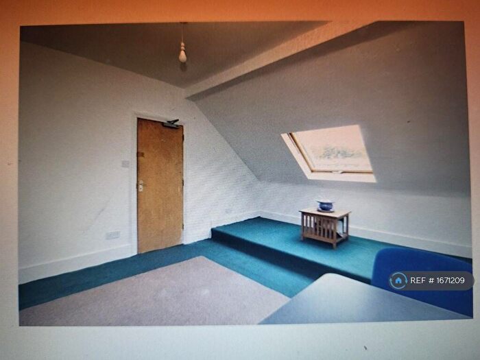 2 Bedroom Flat To Rent In Brighton Rd, Purley, CR8
