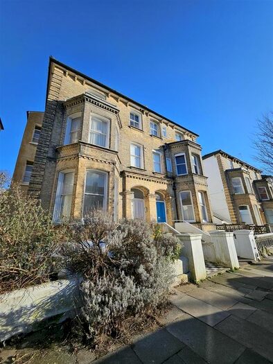 Studio To Rent In Selborne Road, Hove, BN3