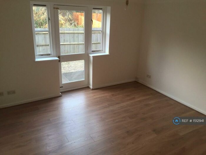 1 Bedroom Flat To Rent In Croftongate Way, London, SE4