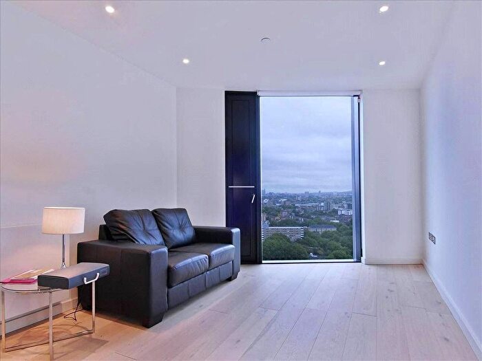 1 Bedroom Flat To Rent In Walworth Road, Elephant And Castle, London, SE1