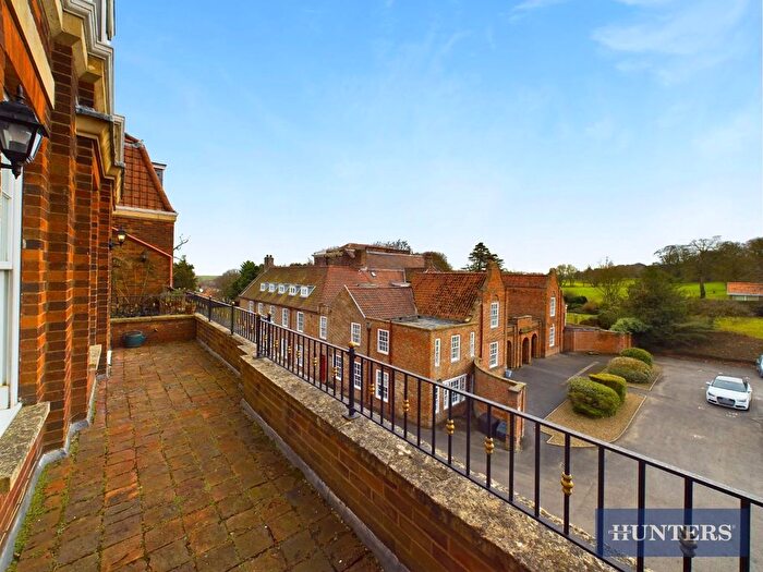 2 Bedroom Flat For Sale In The Quadrangle, Hunmanby Hall, Filey, YO14