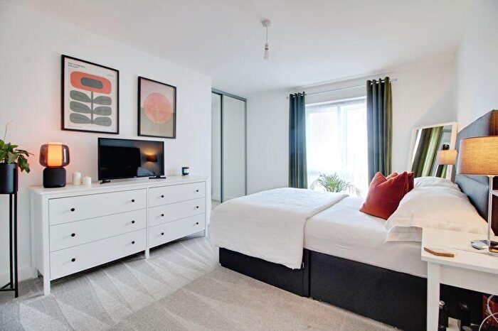 1 Bedroom Flat For Sale In Field Maple Close, St Neots, PE19