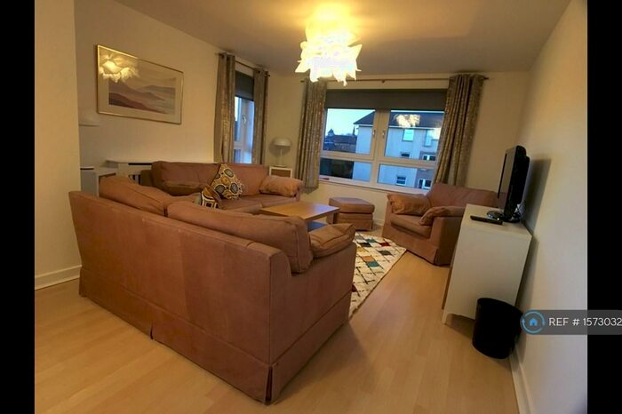 2 Bedroom Flat To Rent In Whitehill Place, Glasgow, G31