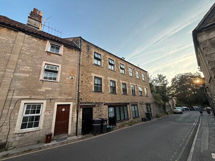 2 Bedroom Property To Rent In Vicarage Street, Frome, Somerset, BA11
