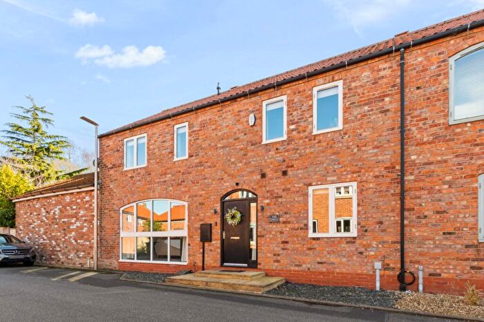 3 Bedroom Semi-Detached House For Sale In Waxwing Way, Great Coates, DN37