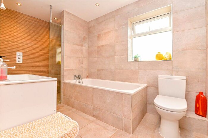4 Bedroom Detached House For Sale In Manor Road, Milford On Sea, Lymington, Hampshire, SO41