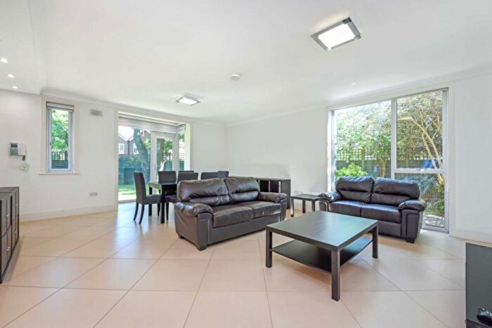 3 Bedroom Terraced House To Rent In Amherst Road, London, W13