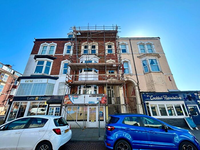 2 Bedroom Flat To Rent In Bed First Floor Flat, Promenade, Bridlington, YO15