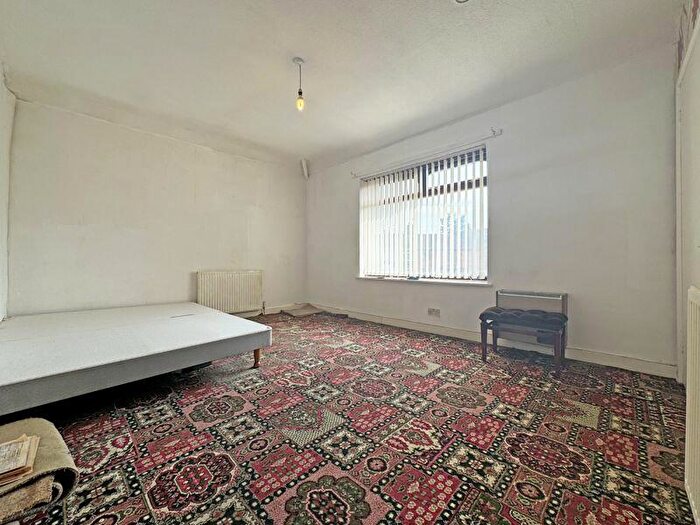 3 Bedroom End Of Terrace House For Sale In Greswold Street, West Bromwich, B71