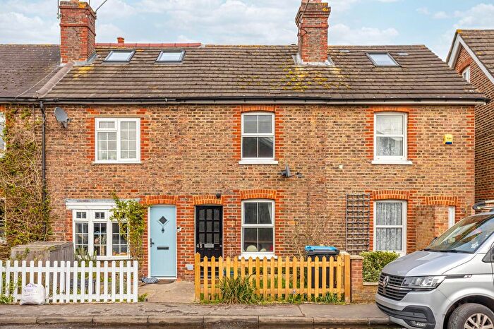 2 Bedroom Terraced House For Sale In Station Road, Lingfield, RH7
