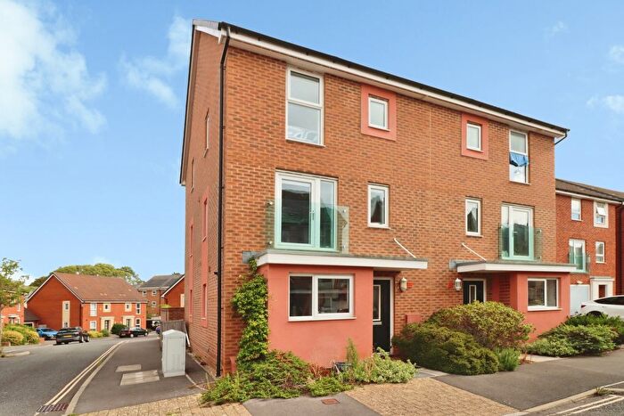 4 Bedroom Semi-Detached House For Sale In Brentnall Way, Fishponds, Bristol, BS16
