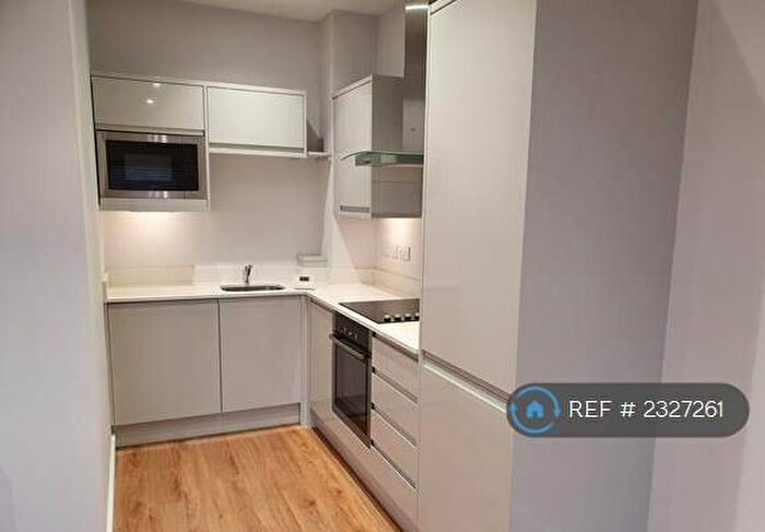 1 Bedroom Flat To Rent In Darkes Lane, Potters Bar, EN6