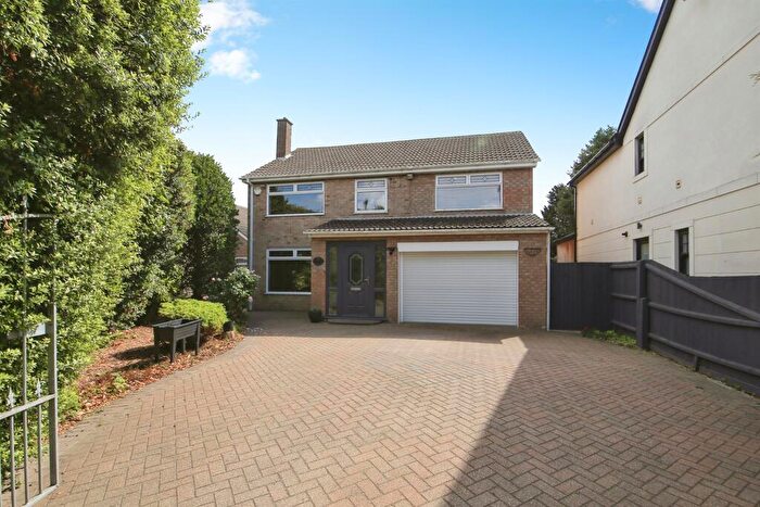 5 Bedroom Detached House For Sale In Broadway, Yaxley, Peterborough, PE7