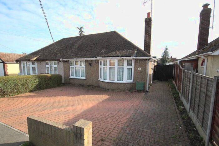 2 Bedroom Bungalow To Rent In Hill Avenue, Wickford SS11