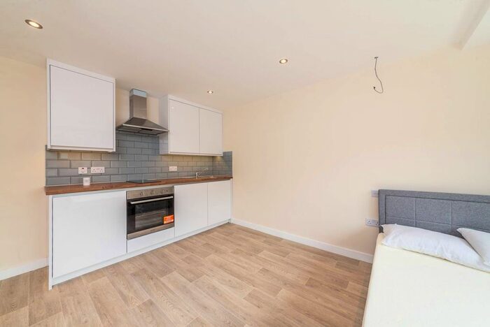 Studio To Rent In Oldfield Lane North, Greenford, UB6