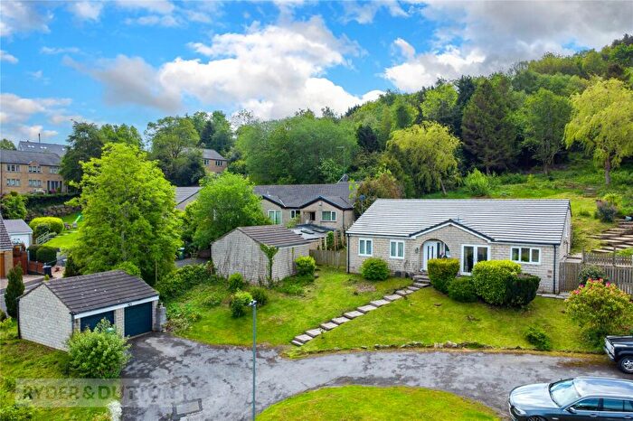 3 Bedroom Detached House For Sale In Heys Gardens, Thongsbridge, Holmfirth, HD9