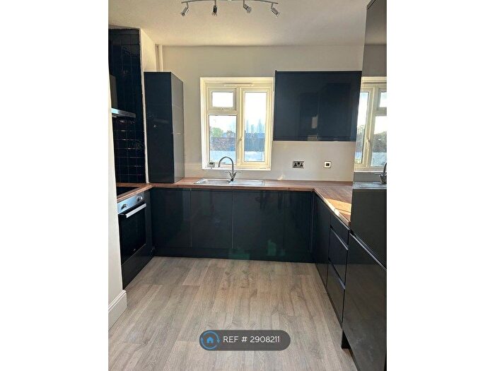 1 Bedroom Flat To Rent In Tuskar Street, Greenwich, SE10