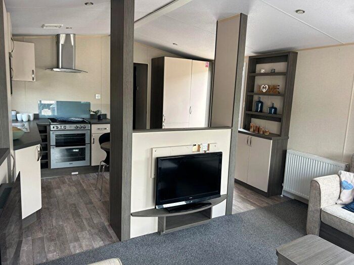 2 Bedroom Lodge For Sale In Newhaven Holiday Park, SK17