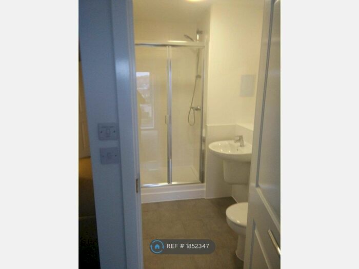 2 Bedroom Flat To Rent In Little Brights Road, Belvedere, DA17