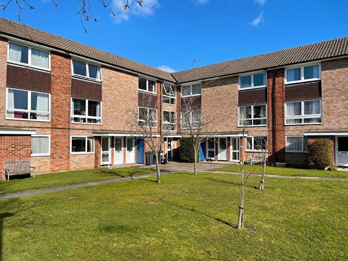 2 Bedroom Flat To Rent In Inglewood Court, Reading, RG30