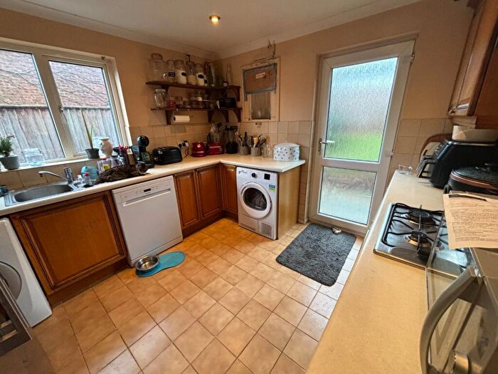4 Bedroom Detached House For Sale In Beaumont Drive, Cherry Lodge, Northampton, NN3