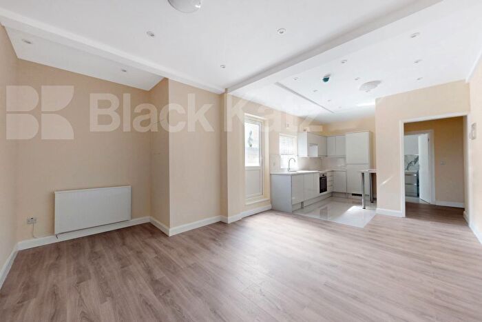 2 Bedroom Flat To Rent In Tottenham Court Road, Euston, W1T