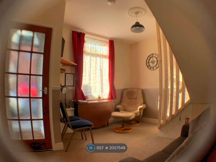 4 Bedroom Terraced House To Rent In Langley Road, Portsmouth, PO2