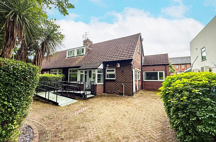 3 Bedroom Semi-Detached Bungalow For Sale In Crofts Bank Road, Davyhulme, Manchester, M41