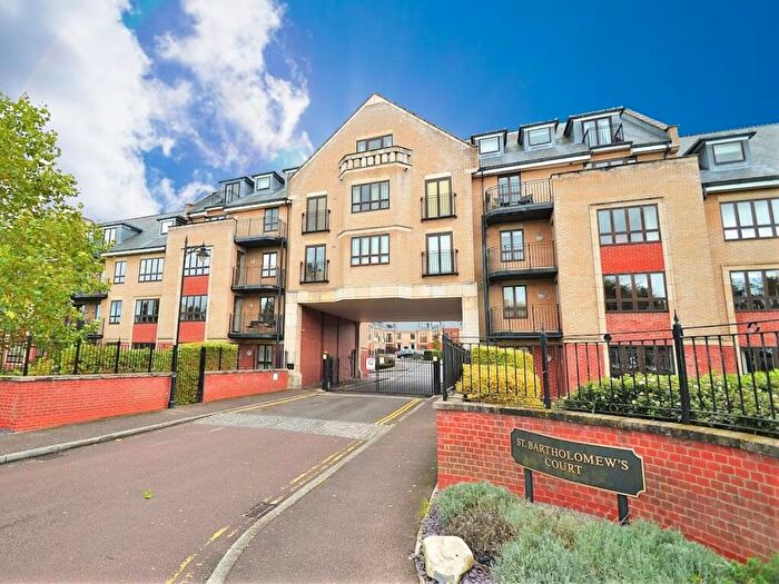 2 Bedroom Flat To Rent In St Bartholomews Court, Riverside, Cambridge, CB5