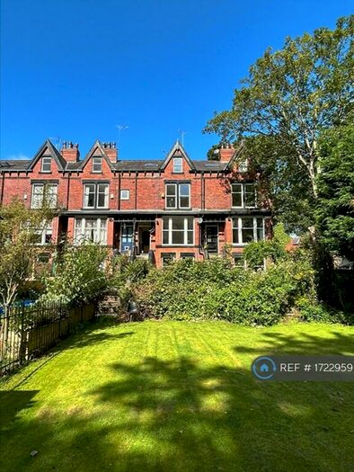 5 Bedroom Terraced House To Rent In Brookfield Road, Leeds, LS6