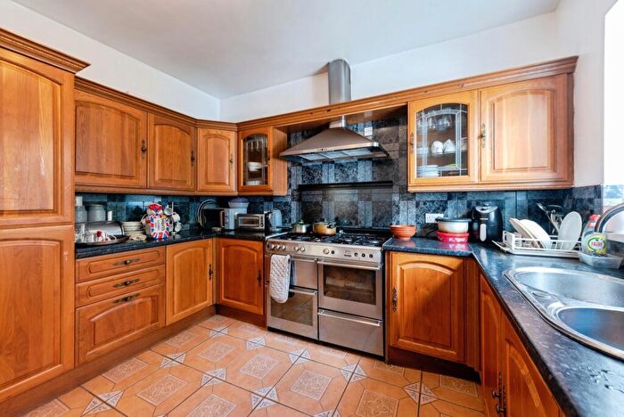 6 Bedroom Terraced House For Sale In Malvern Road, Southsea, Hampshire, PO5