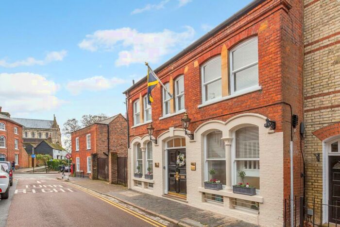 2 Bedroom Flat To Rent In A Spicer Street St. Albans, AL3