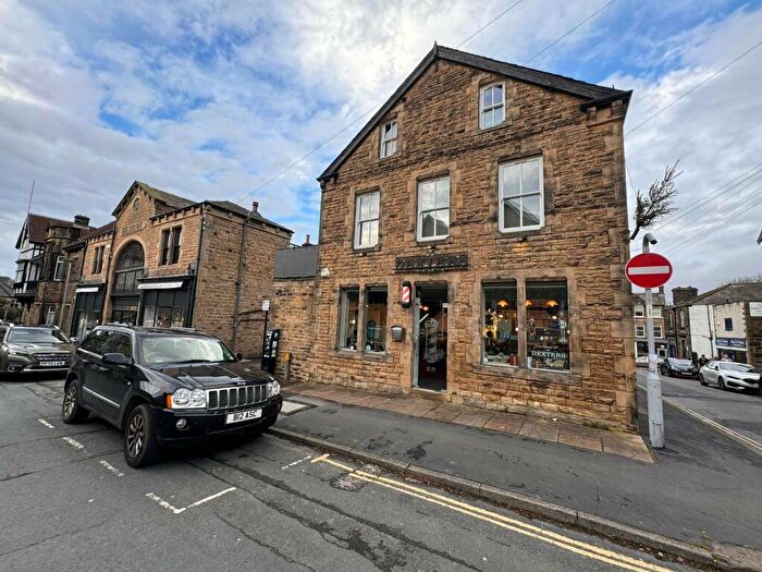 1 Bedroom Flat To Rent In South Hawksworth Street, Ilkley, West Yorkshire, Uk, LS29