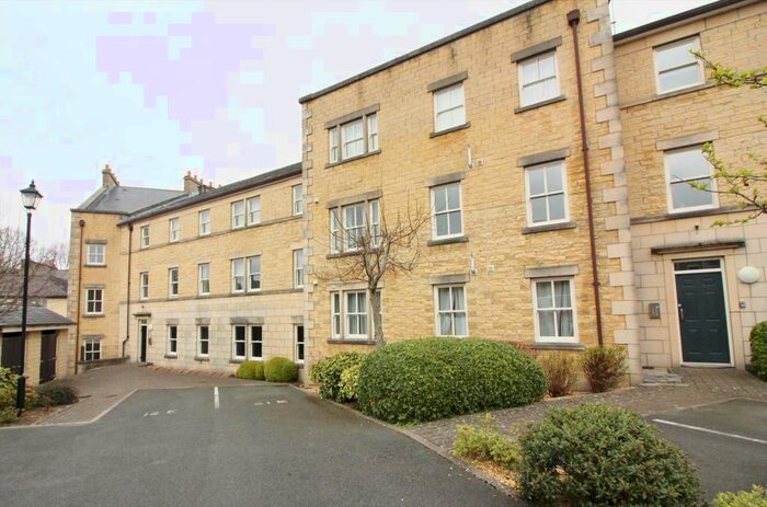 2 Bedroom Flat To Rent In Henry Street, Lancaster, LA1